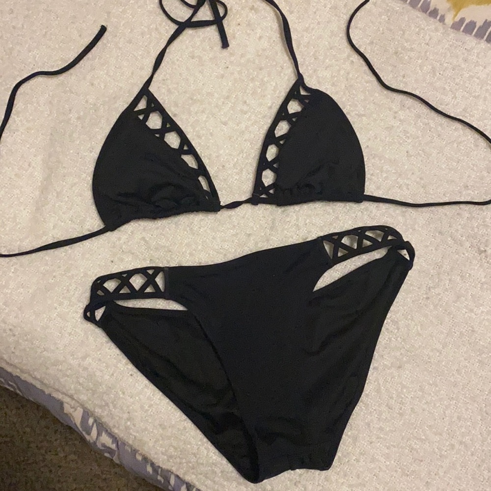 VS strappy bikini